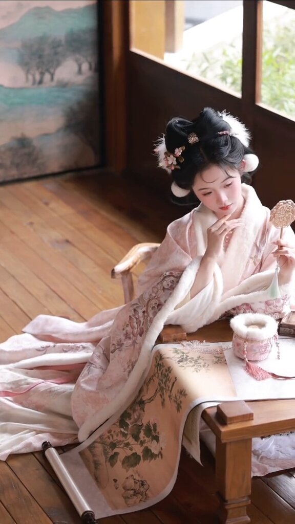 Affordable Chinese Hanfu Chest-High Robes:The Beauty of Cabbage Prices Affordable Chinese Hanfu Chest-High Robes:The Beauty of Cabbage Prices
