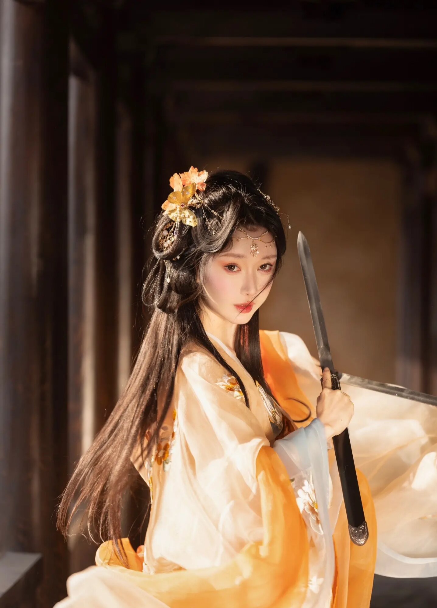 The Exclusive Fabric of Cheongsam:A Closer Look into the Traditional Chinese Dress Material The Exclusive Fabric of Cheongsam:A Closer Look into the Traditional Chinese Dress Material