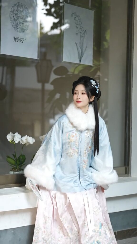 A 10-Year-Old Girls Journey into the World of Ancient Chinese Costume A 10-Year-Old Girls Journey into the World of Ancient Chinese Costume