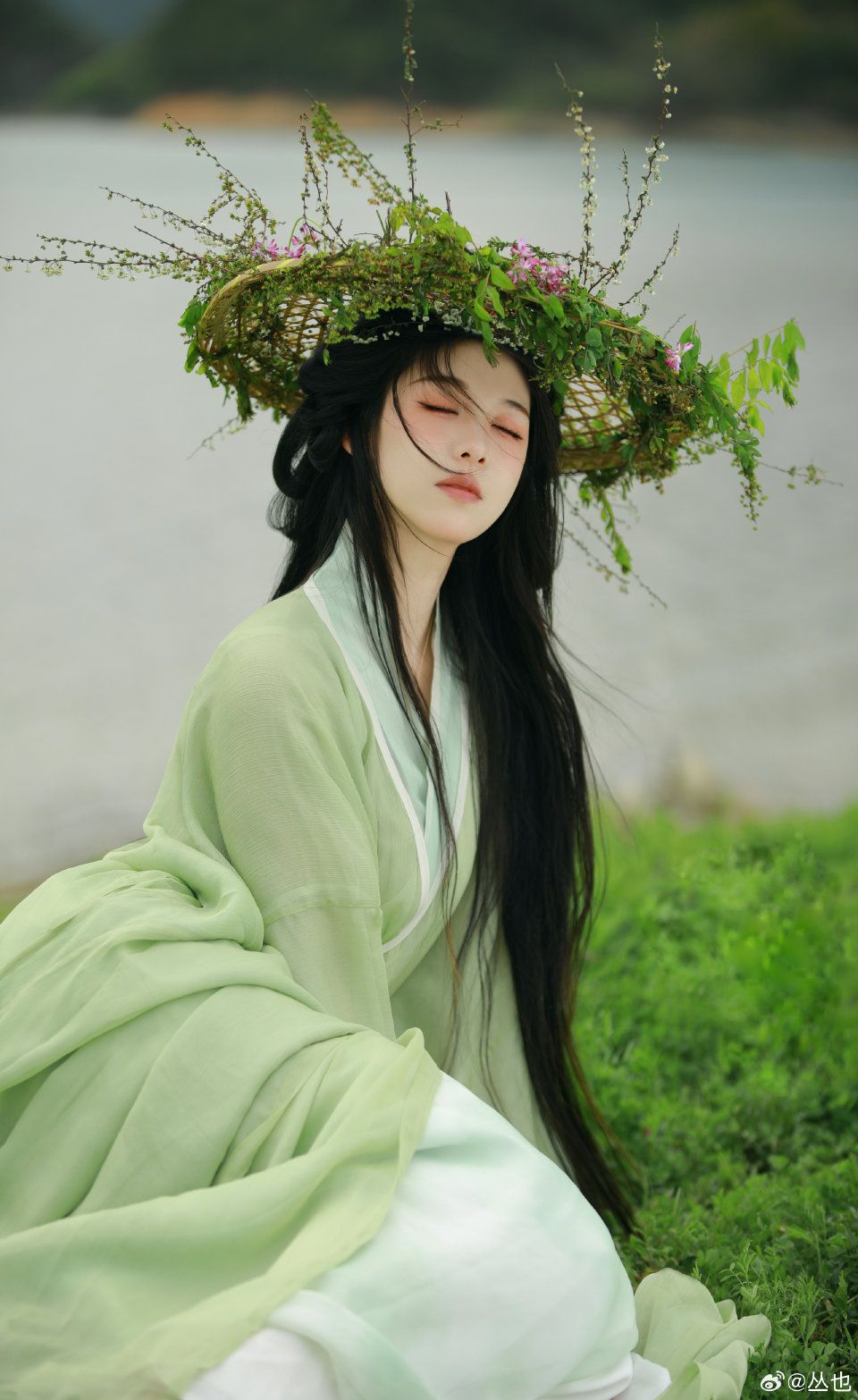Starry Hanfu:The Twelve Zodiac Signs in Beautiful Hanfu Fashion