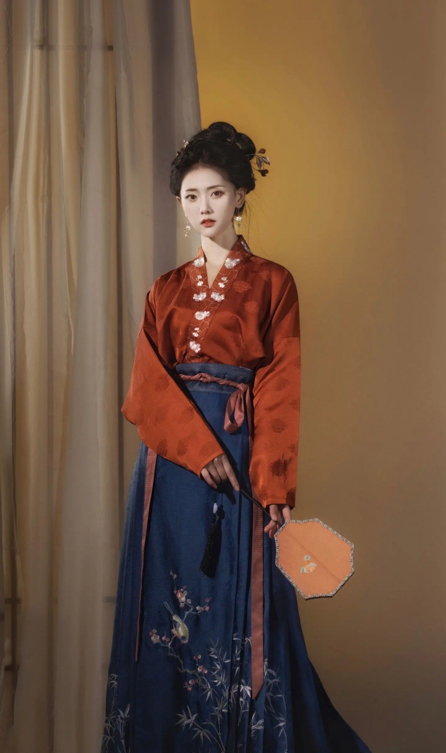 Ancient-Style Hanfu for Elementary School Girls:Embracing the Traditional Chinese Charm