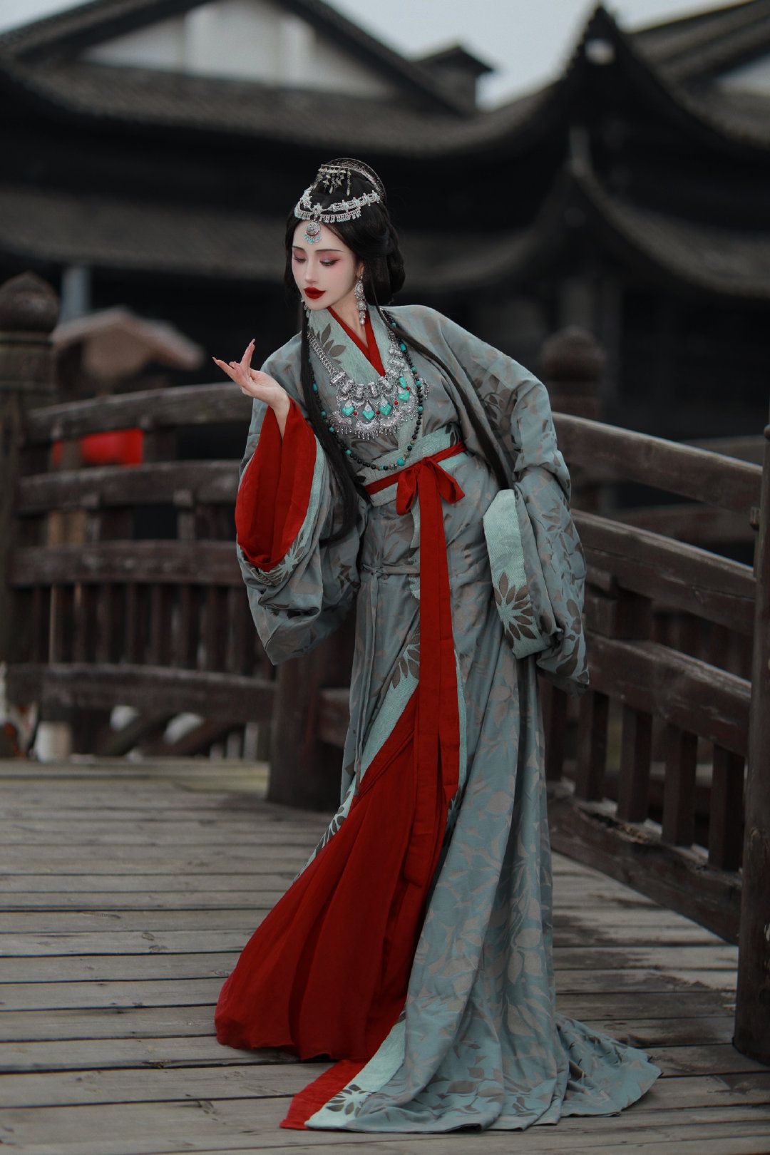 The Dominating Girl Child in Hanfu Fashion
