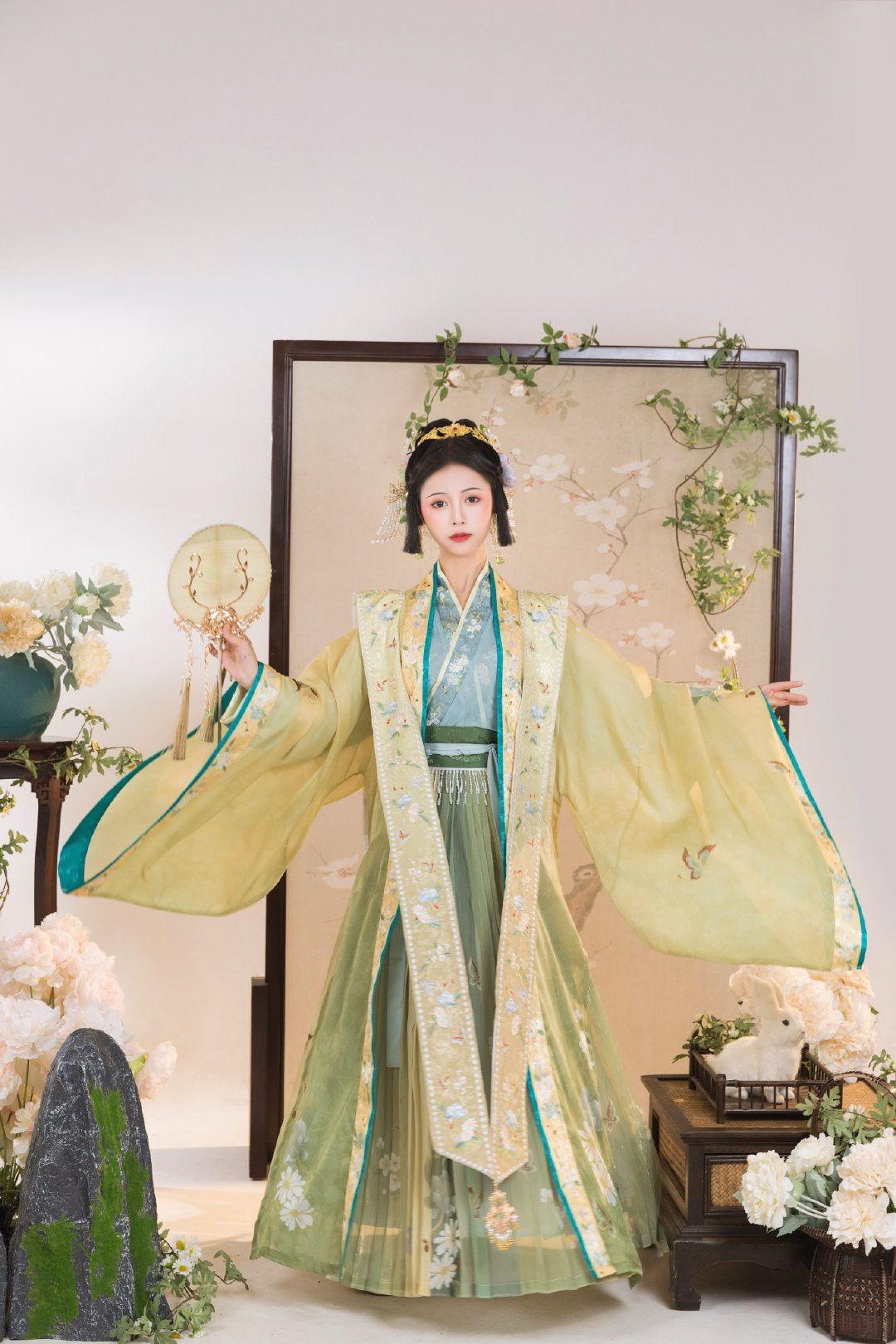 Preserving the Legacy of Traditional Chinese Clothing for Children
