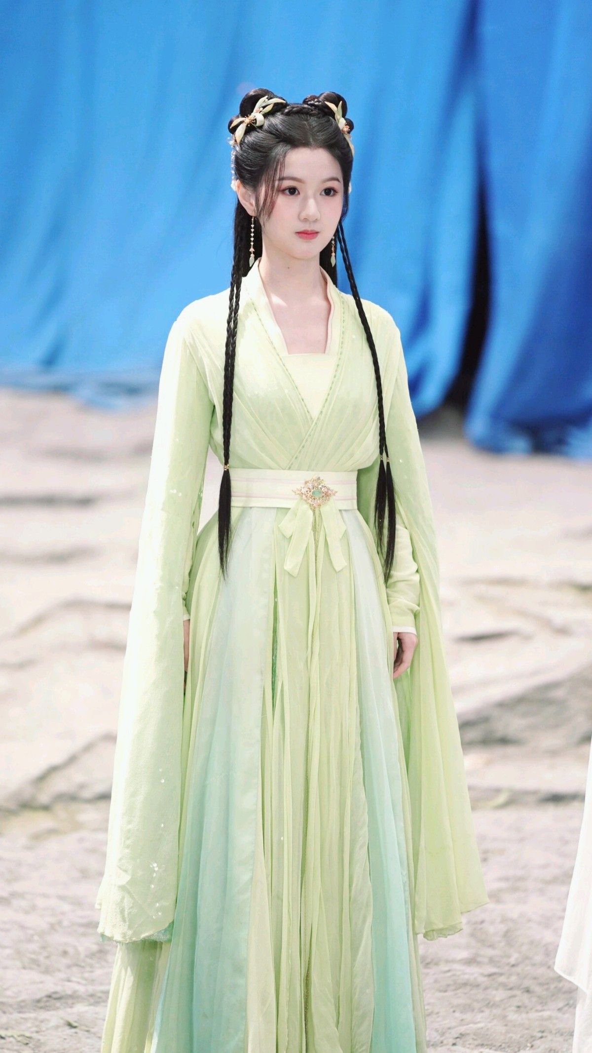 The Transparent Cheongsams Elegant Slit Design:A Fashion Statement of Cultural Fusion