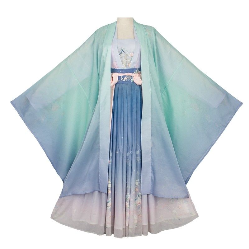 The Charm of Peach Blossom Luck in Traditional Hanfu Fashion