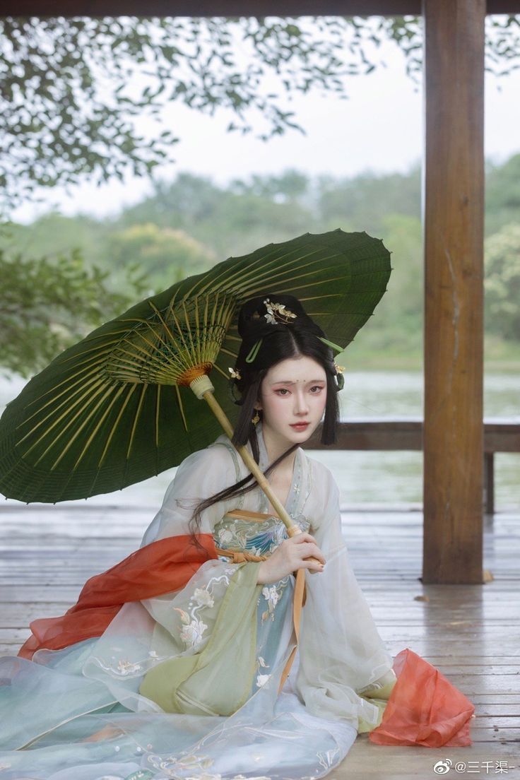 Youthful Cheongsam Pants Two-Piece Set:Embracing Traditional Elegance with Modern Style