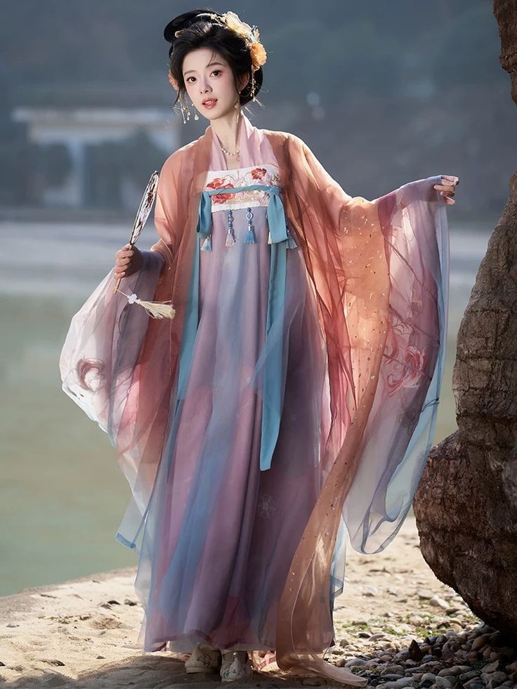 Winter Childrens Cheongsam for New Years Greetings:A Traditional and Warm Choice