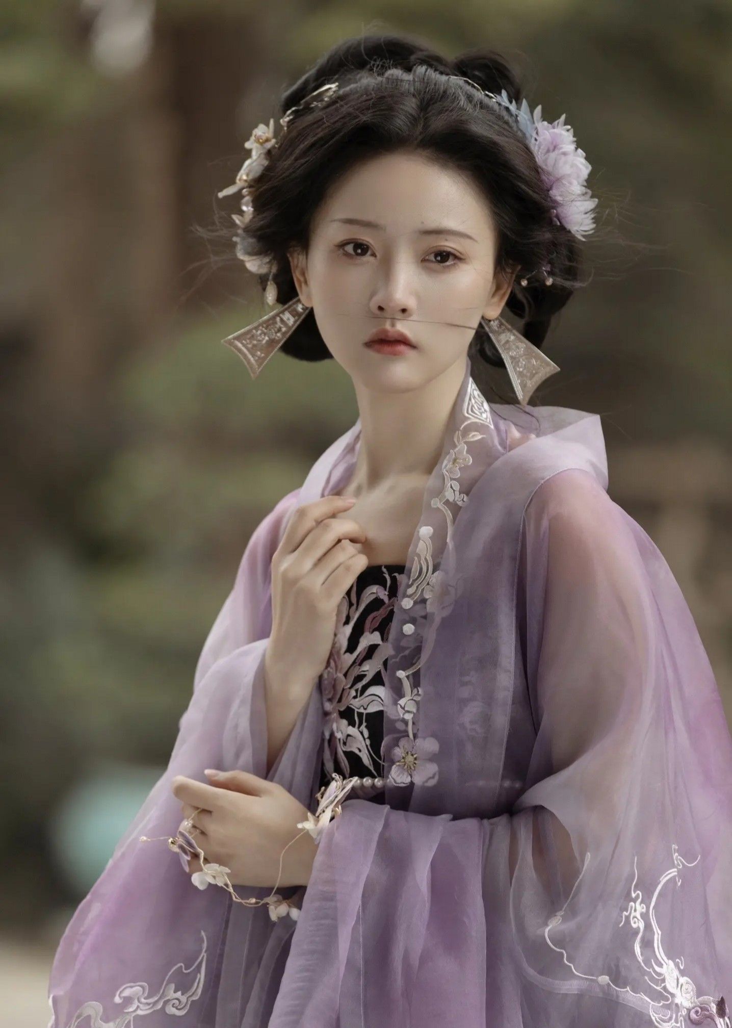 The Elegance of Long Cheongsam:Embracing the Essence of Grace and Dignity The Elegance of Long Cheongsam:Embracing the Essence of Grace and Dignity