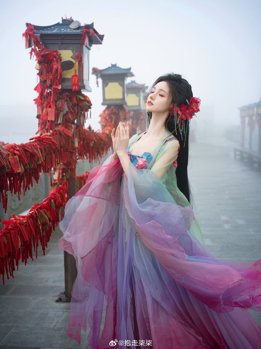 Vintage-Inspired Chinese Cheongsam with a Tangy Acetic Touch Vintage-Inspired Chinese Cheongsam with a Tangy Acetic Touch
