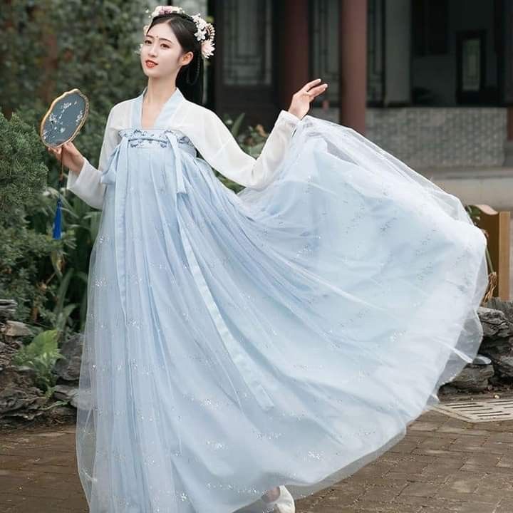 The Enchantment of a Ginger-Colored Hanfu Jacket