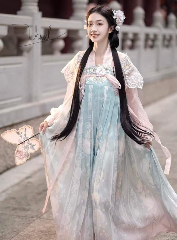 Redesigning Cheongsam Blouses for the Petite Figure