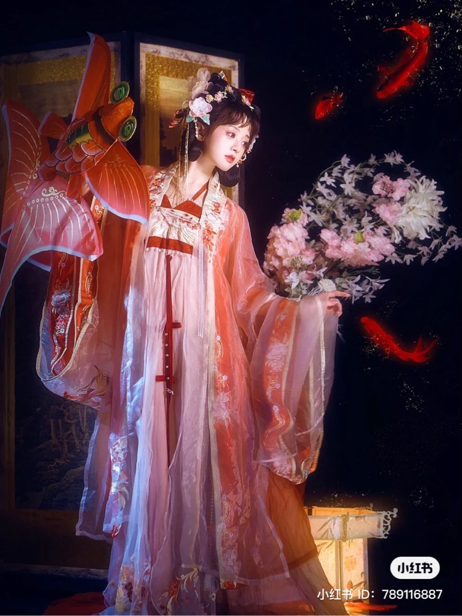 The Rise of Siling Jingtians Qipao Style in the Republic of China Era The Rise of Siling Jingtians Qipao Style in the Republic of China Era