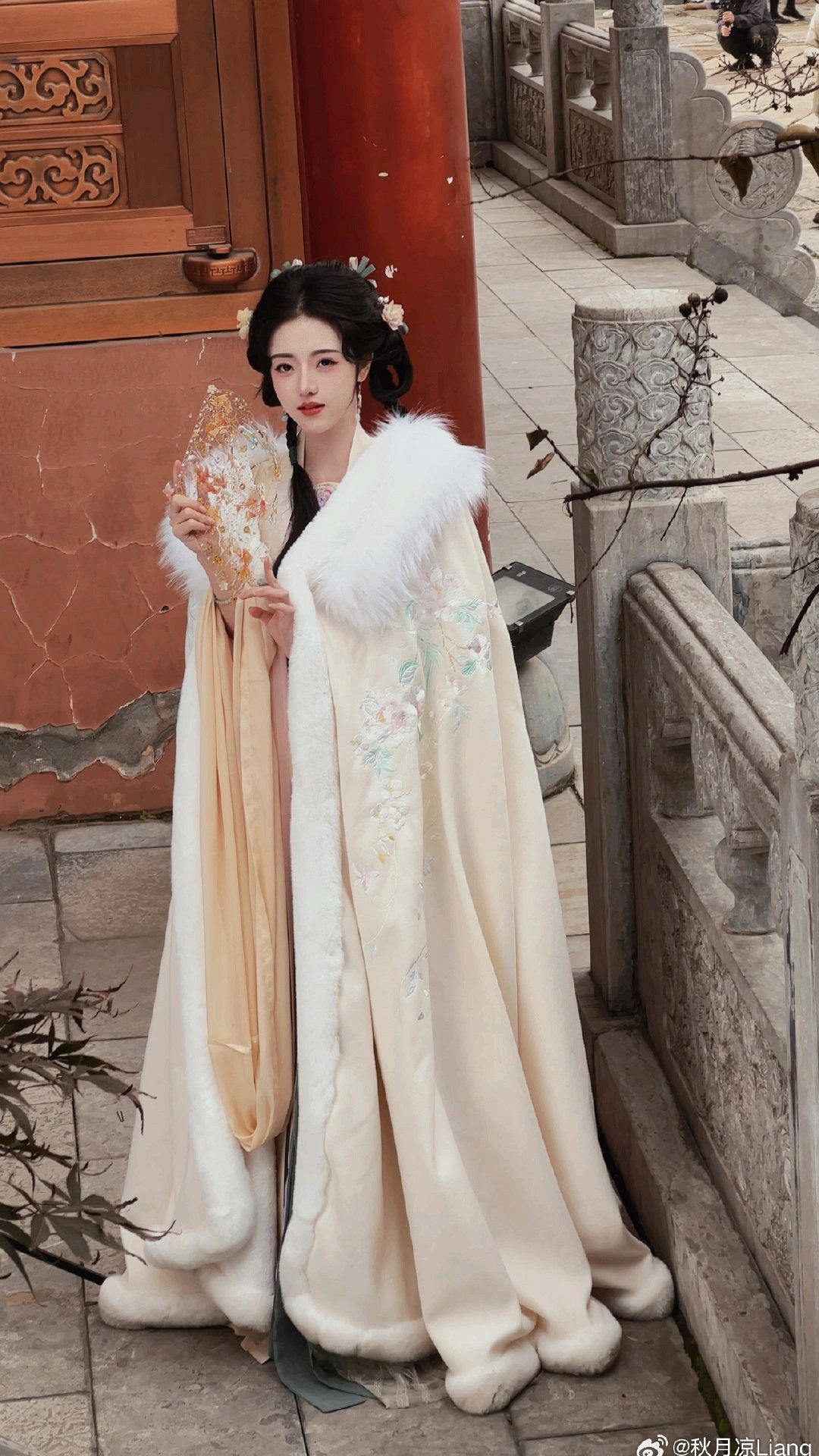 Anti-Static Measures for Hanfu Underskirts:A Guide to Preventing Electrostatic Buildup