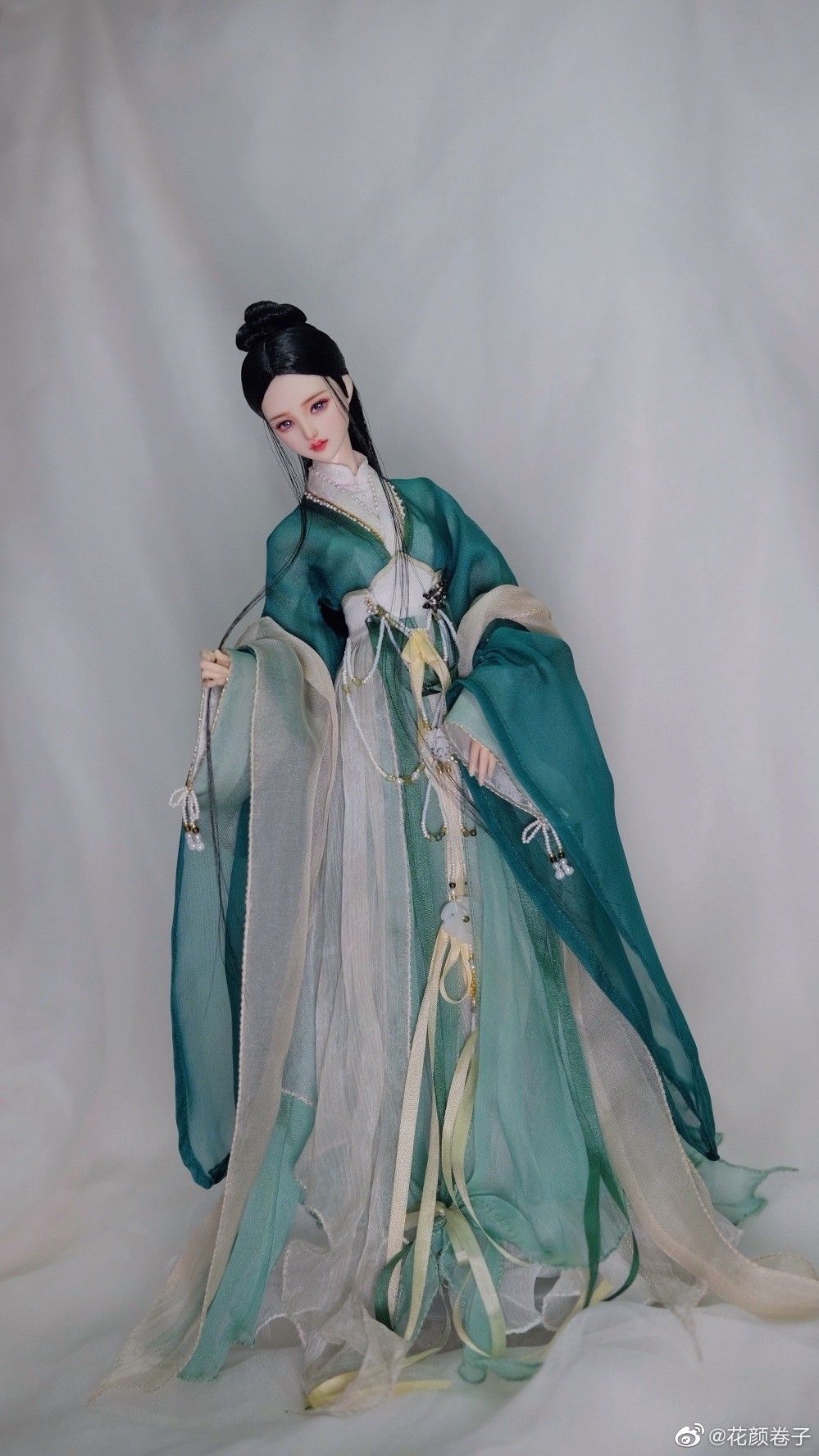 Summer 2021:The Revival of Qipao Elegance and Comfort in Modern Chinese Fashion
