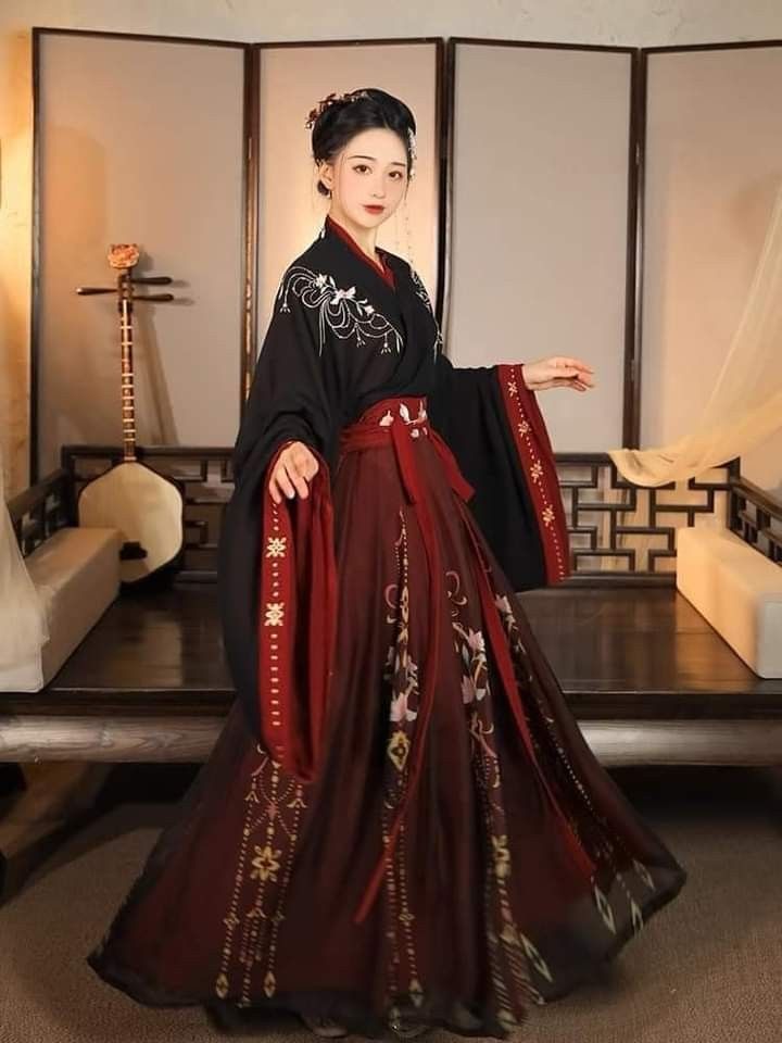 Revival of Cheongsam:A Look into the Traditional Chinese Fashion of the Republic Era Revival of Cheongsam:A Look into the Traditional Chinese Fashion of the Republic Era