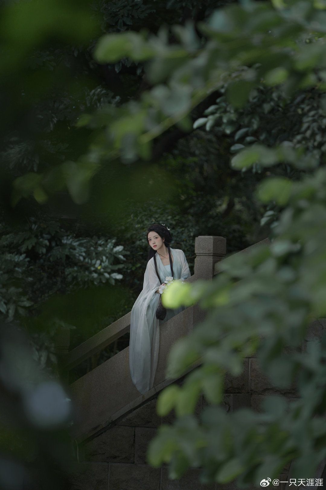 The Art of Embroidery in Traditional Hanfu Textiles