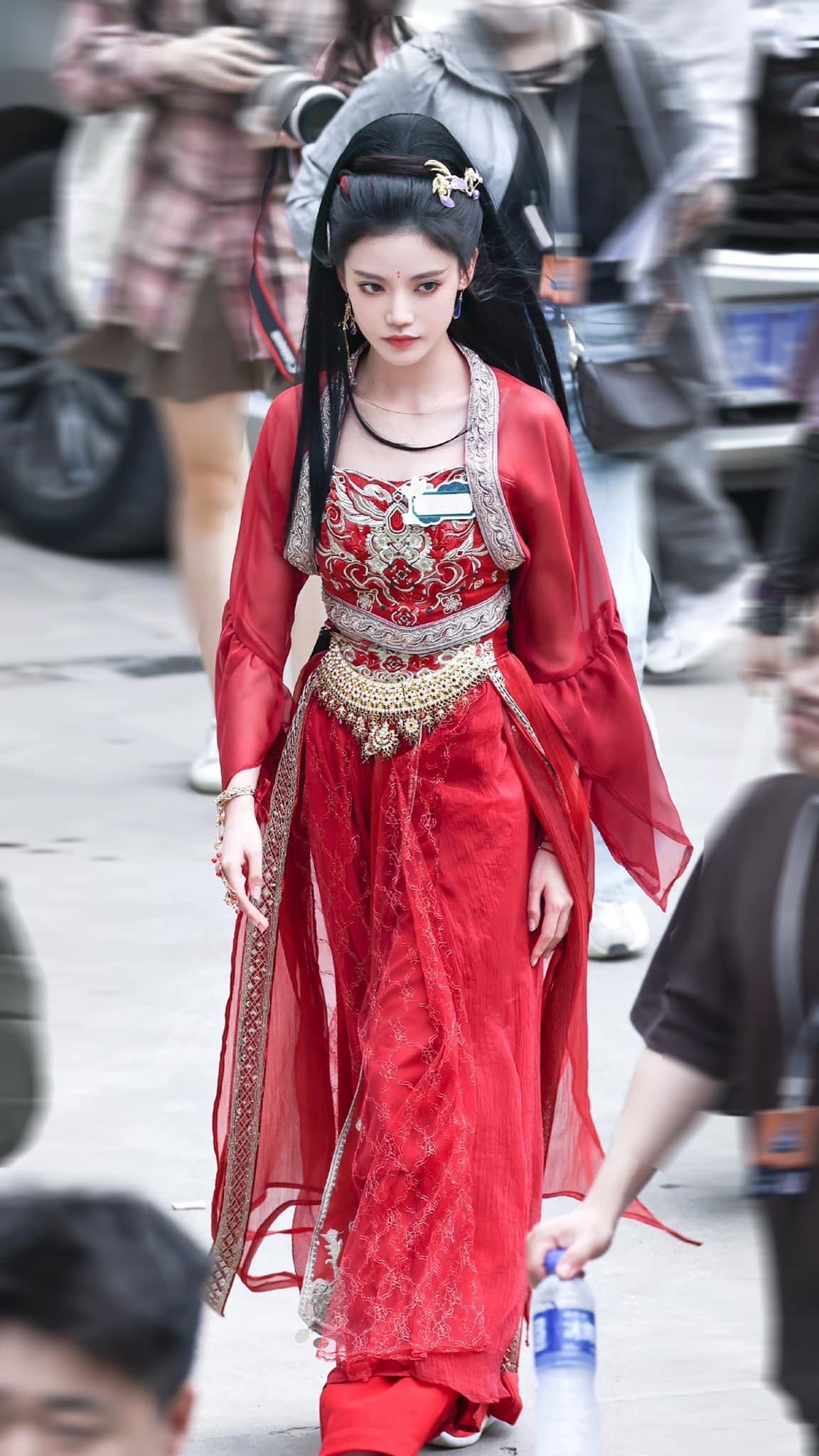 The Enchantment of Hanfu:A Dreamlike Journey into the仙境 of Traditional Chinese Clothing The Enchantment of Hanfu:A Dreamlike Journey into the仙境 of Traditional Chinese Clothing