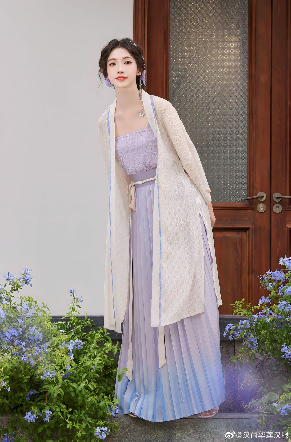 Cotton-Linen Cheongsam Blouse:A Loose Version Exploration Cotton-Linen Cheongsam Blouse:A Loose Version Exploration