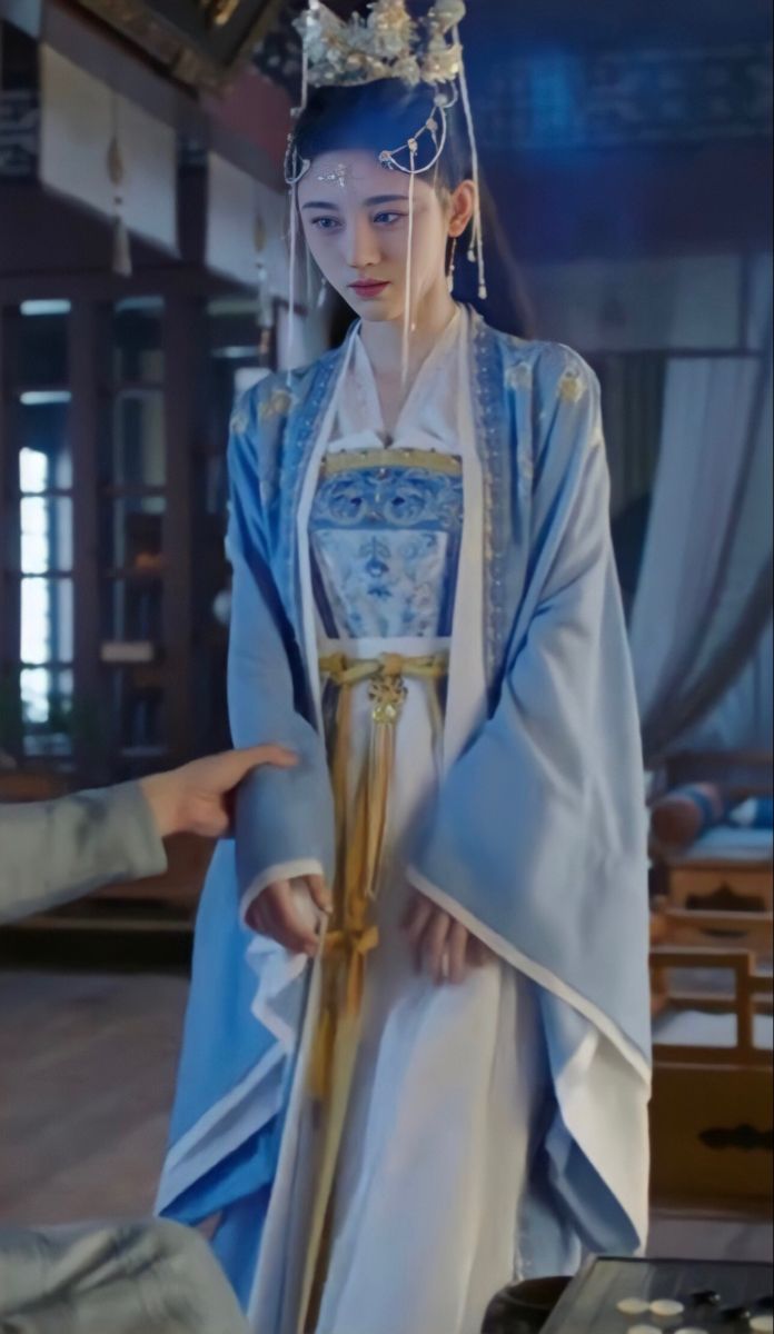 Vintage Sleeveless Shanghai Cheongsam:A Glimpse into Old Shanghais Fashionable Elegance