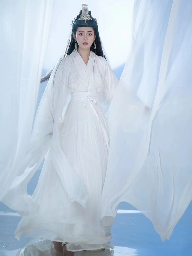 Ethereal Beauty in Traditional Chinese Fashion:The Enchanting Hanfu for Women