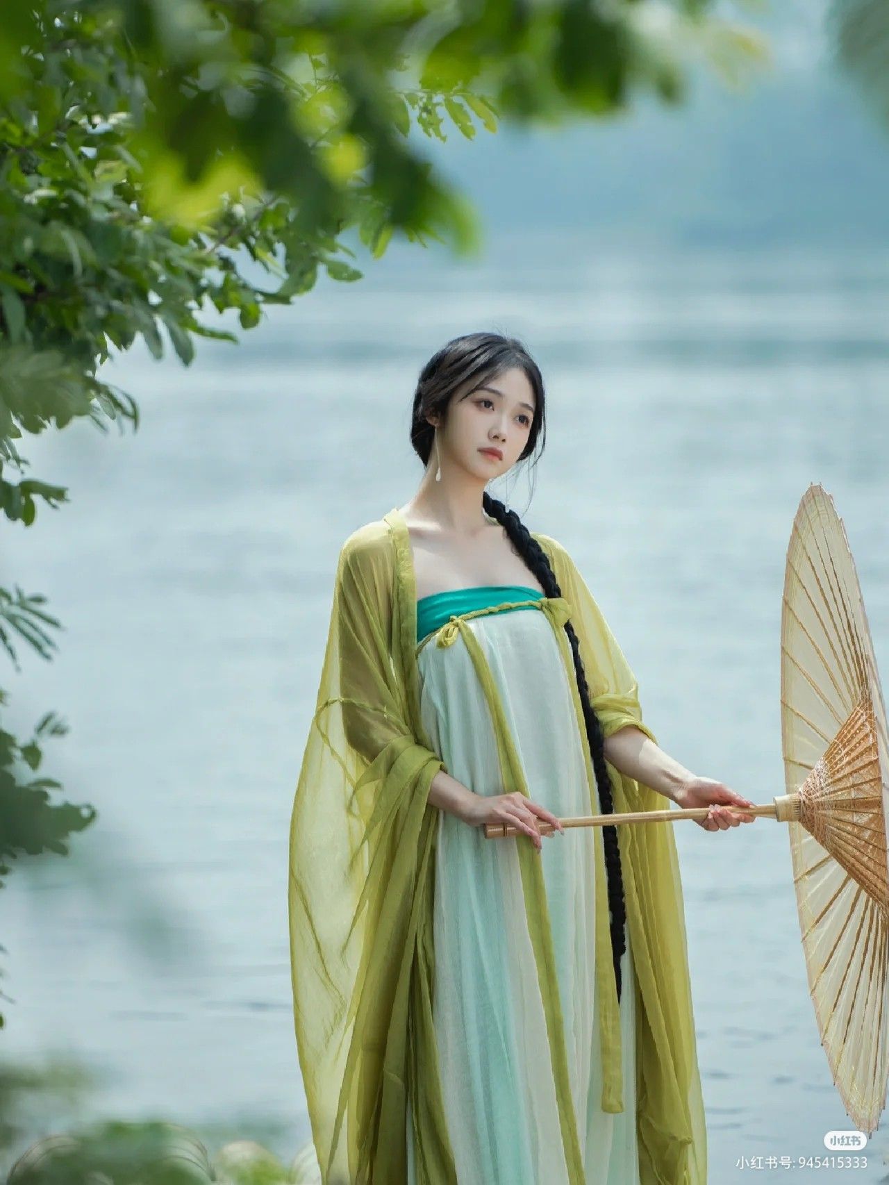 Embroidered Cheongsam:The New 2025 Fashion Statement