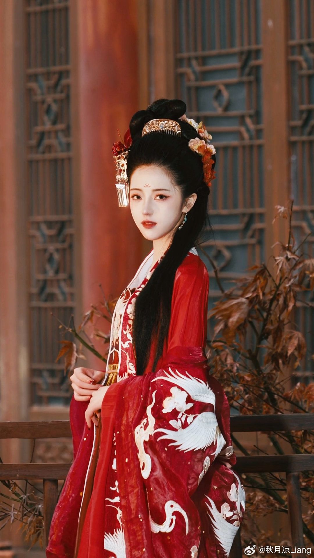 The Charm of Cheongsam:A Blend of One Meat and One Vegetable