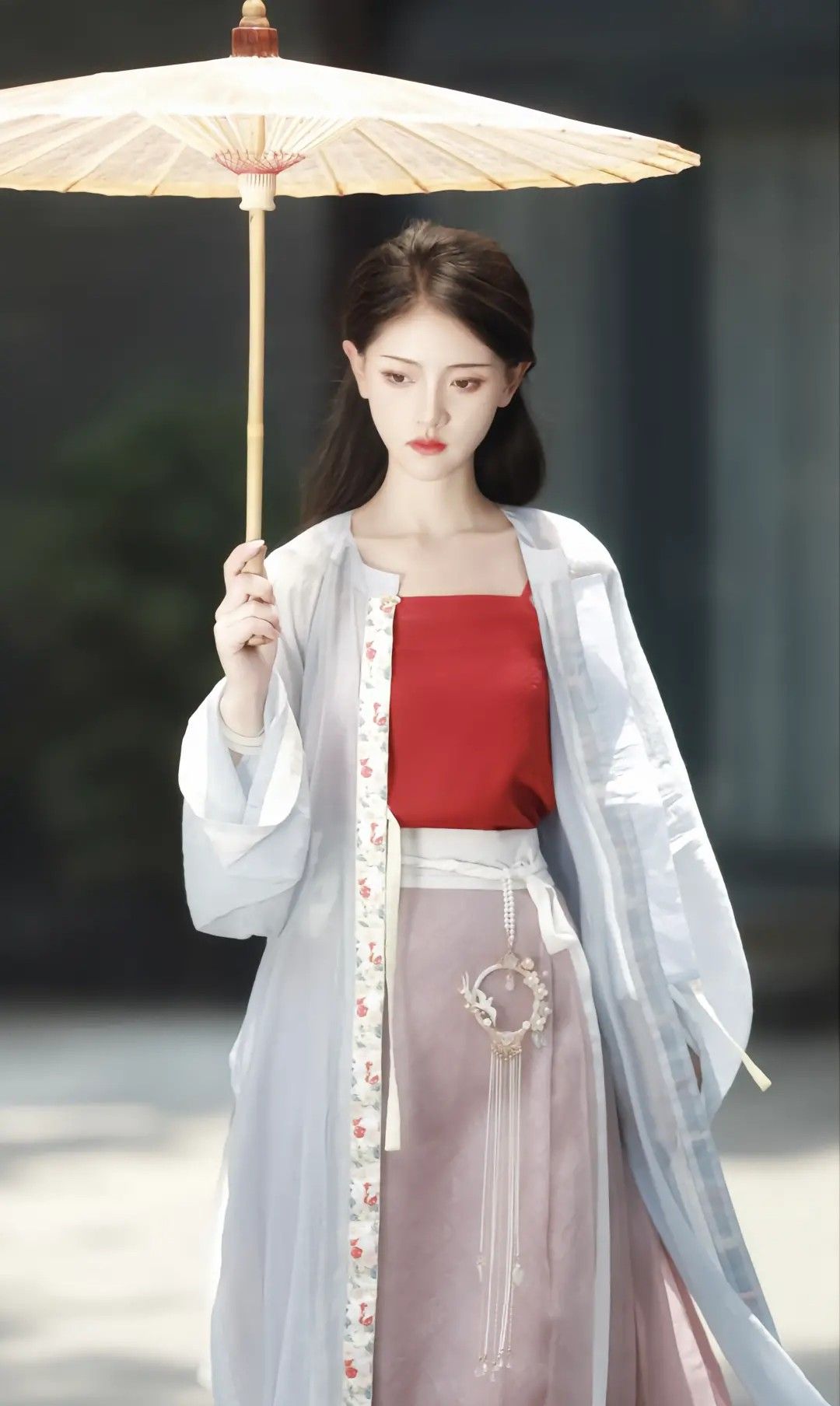 Reinventing the Cheongsam for 2024:A New Era of Styling for Short and Curvier Figures