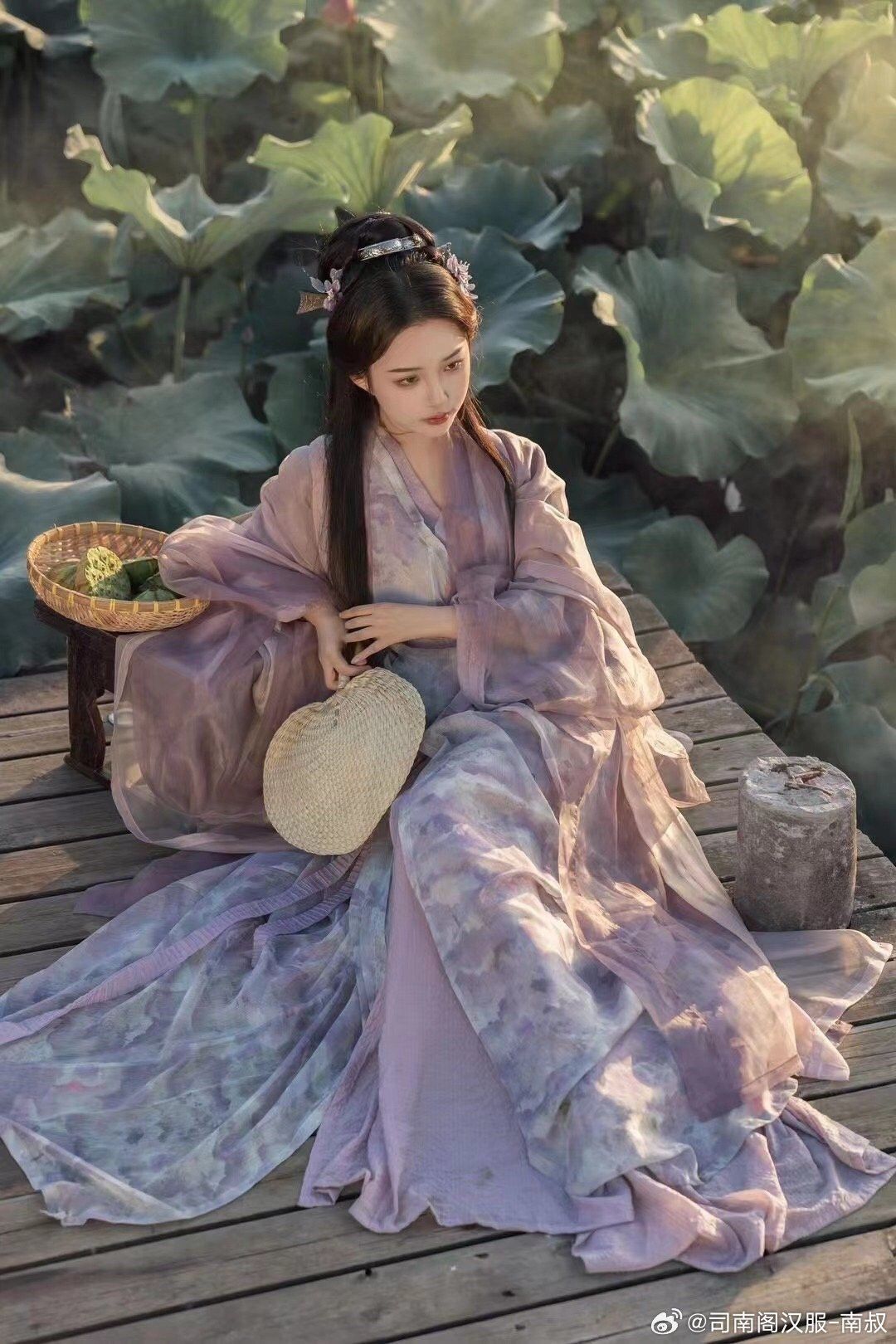 Ancient Style Hanfu Girls Autumn Winter Collection:A Glance into Traditional Elegance