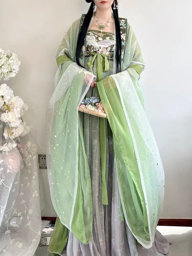 The Blooming World of Hanfu at Windflower Hyacinth Shop The Blooming World of Hanfu at Windflower Hyacinth Shop