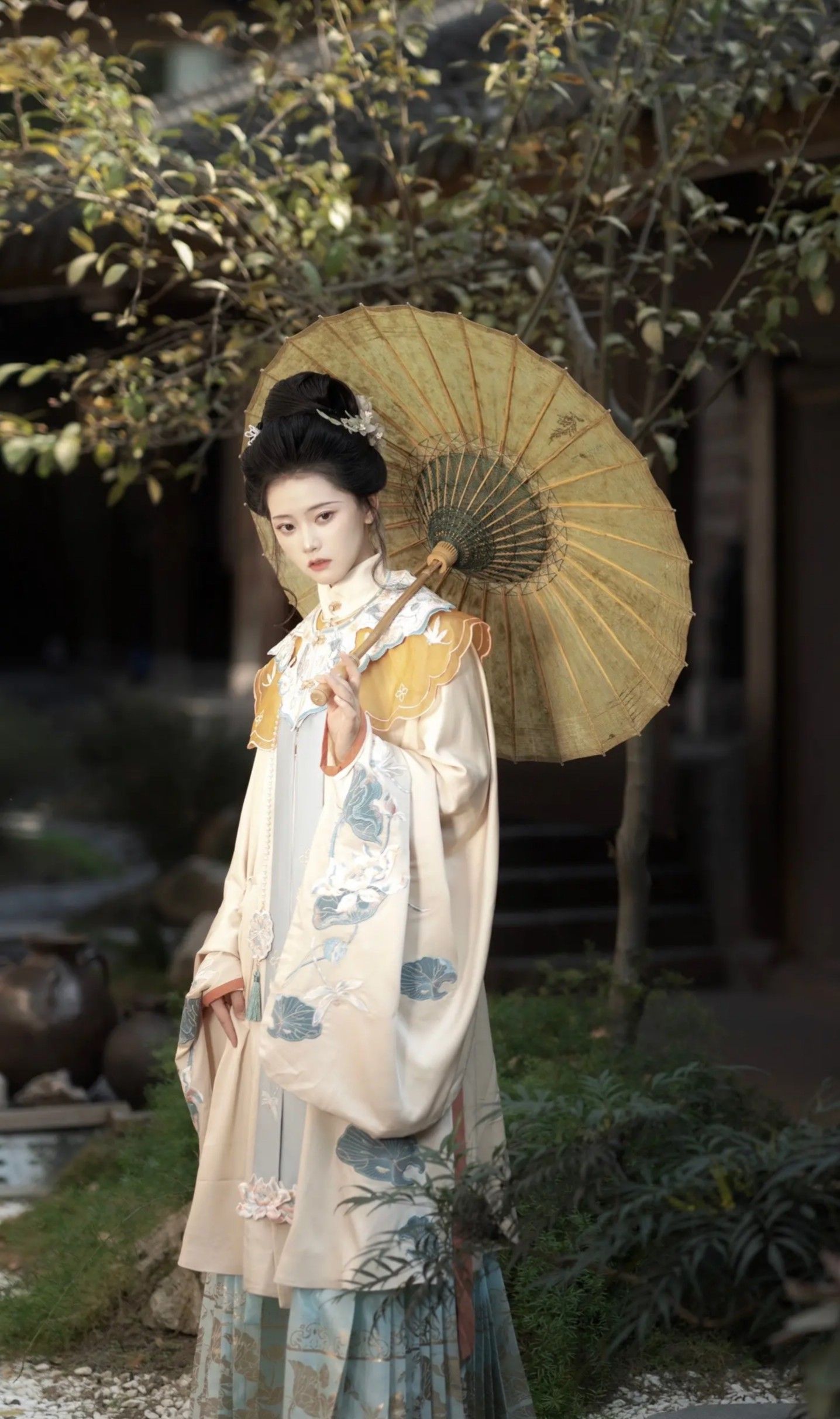 The Long Belt of Hanfu:A Symbol of Cultural Heritage and Elegance