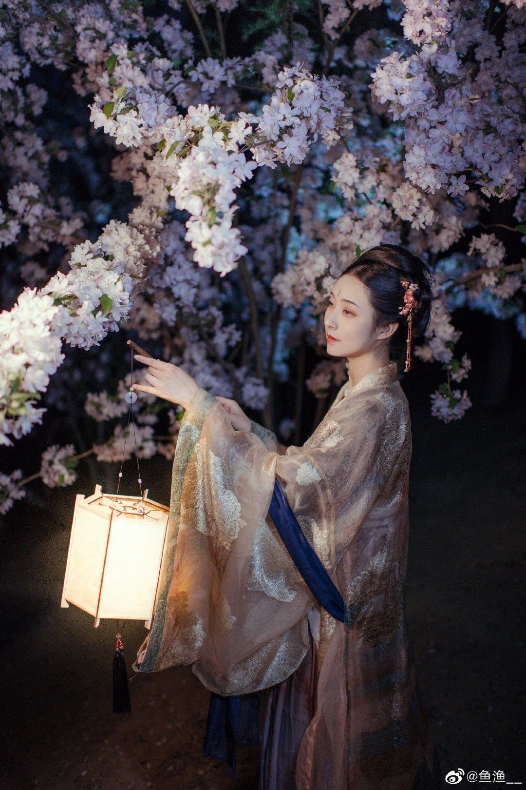 魏晋汉服 彼岸花