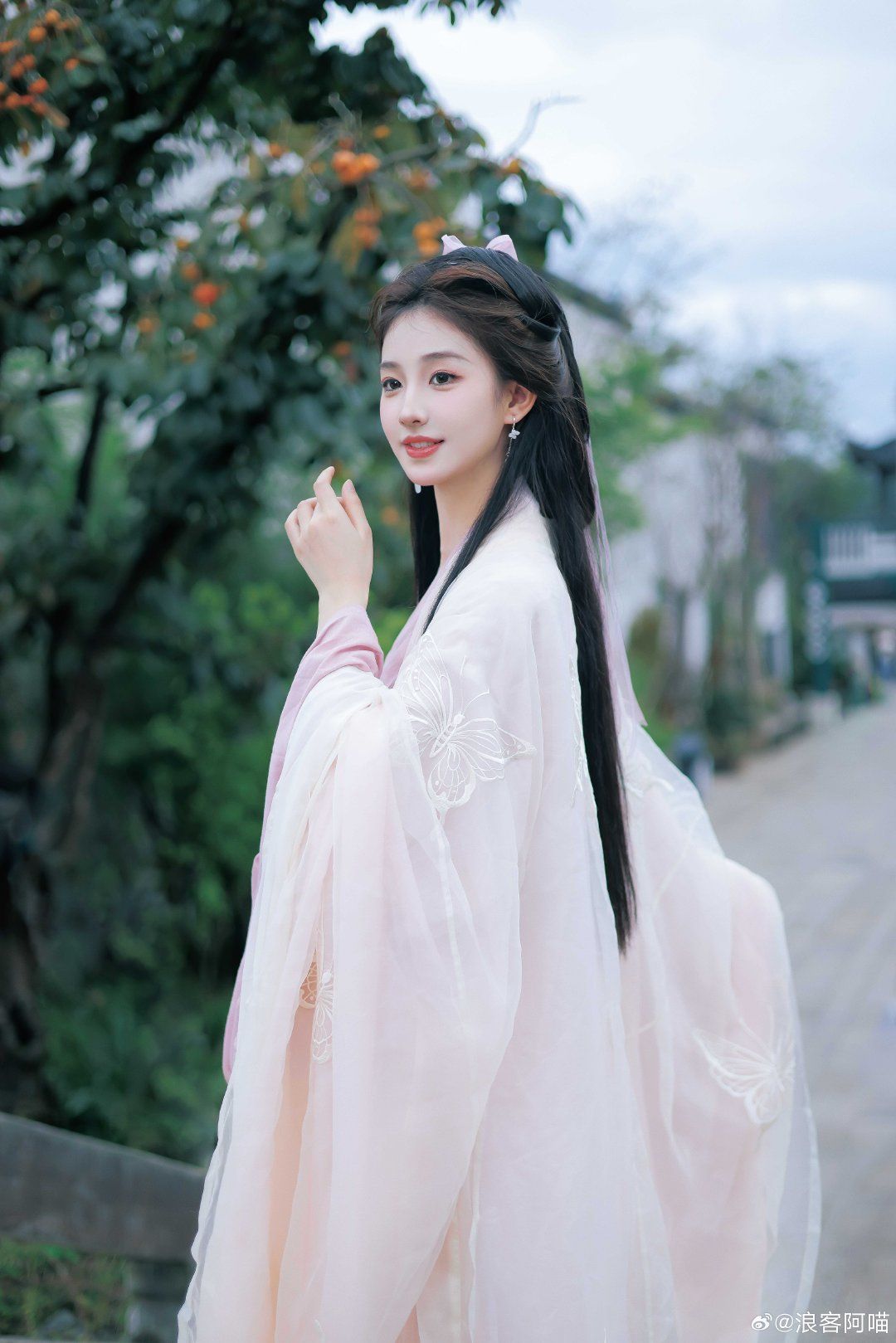 The Charm of a Black Underskirt with Horseface Skirt