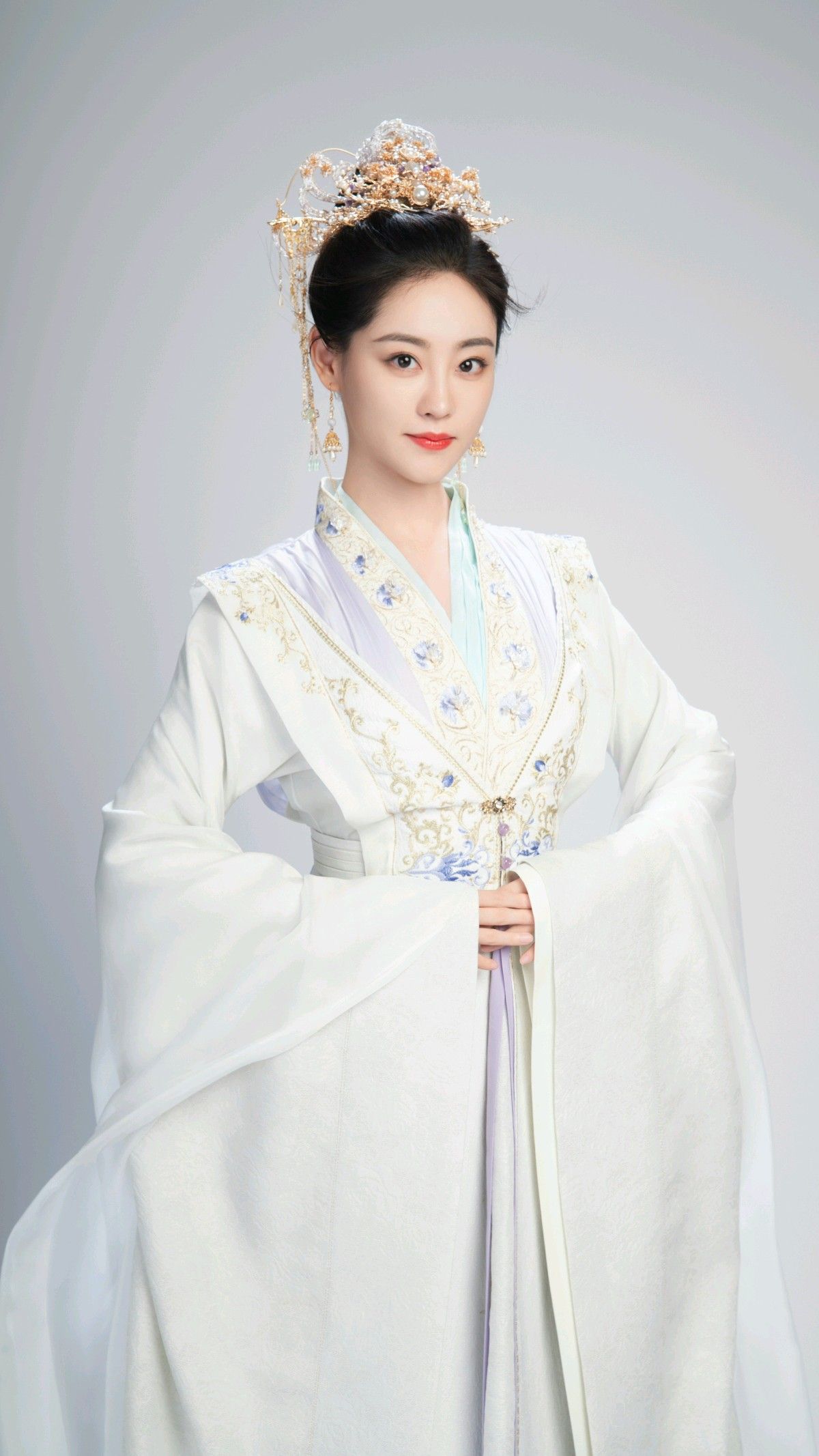The Art of Shoe Pairing with Traditional Chinese Hanfu Costumes