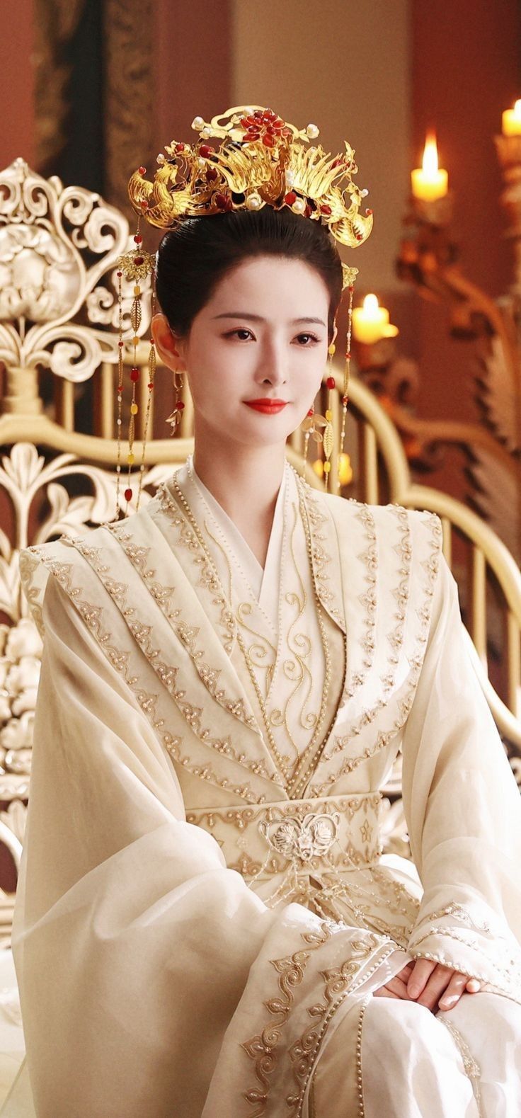 The Evolution of Hanfu Hat for Women:Unveiling the Rich Heritage of Traditional Chinese Fashion