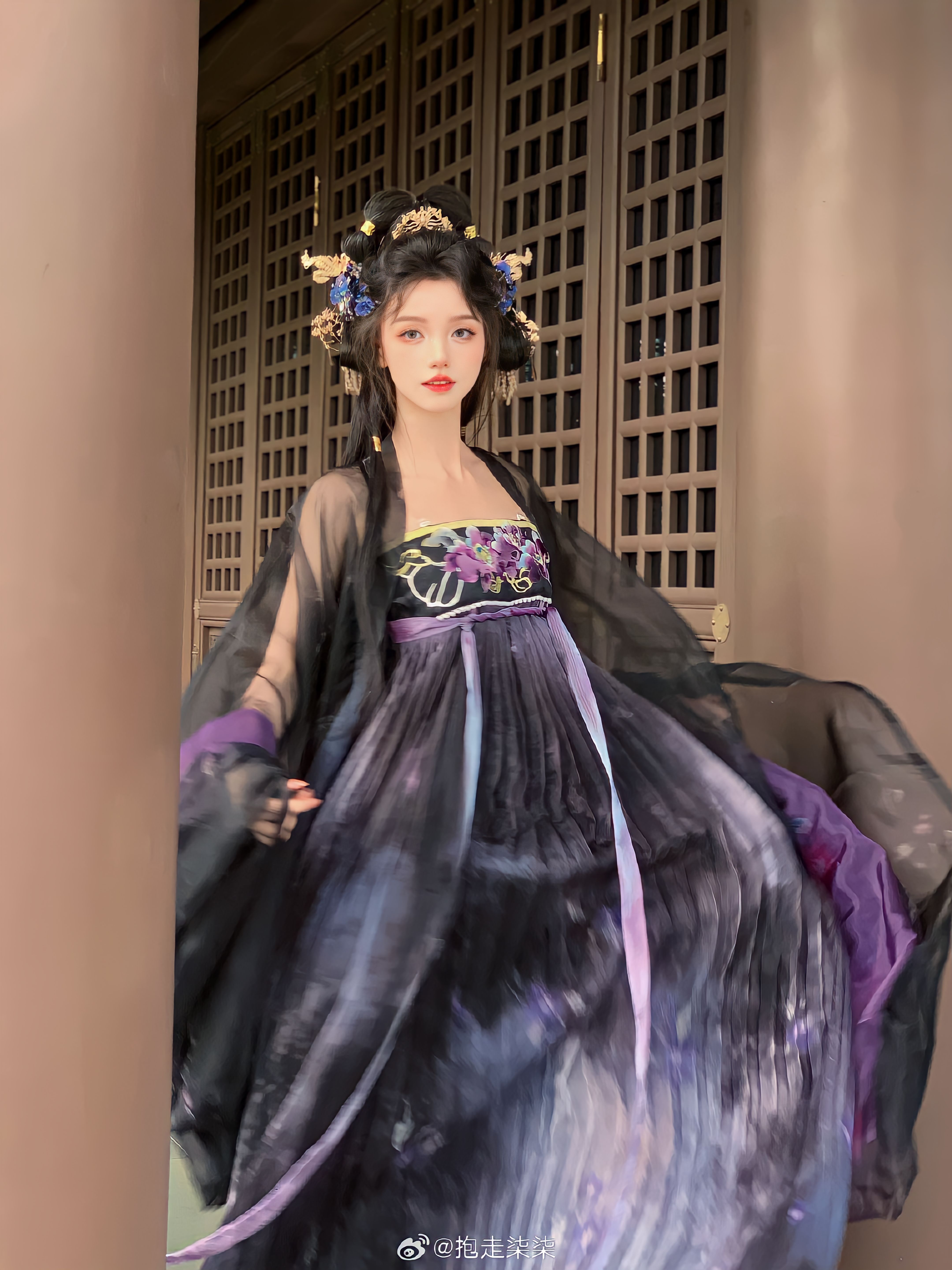Summer Hanfu Styles for Middle School Girls:Embracing Traditional Elegance in Modern Times