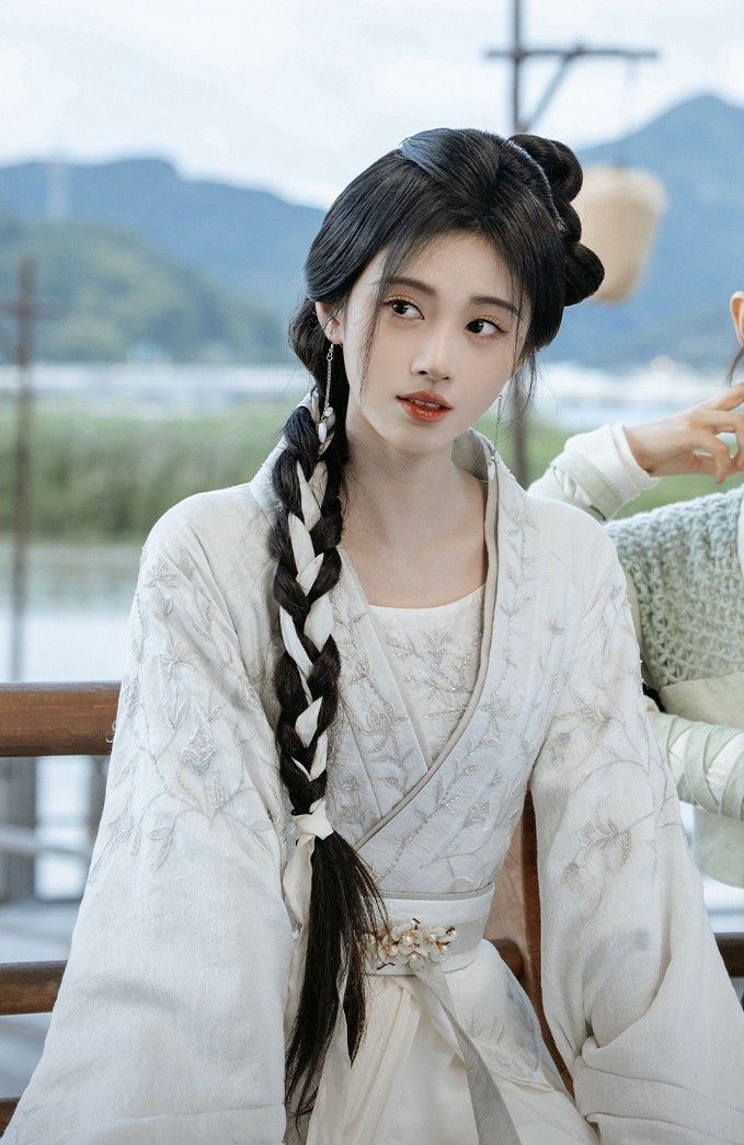 Elegant Summer Hanfu Costumes for Girls:Embracing the Traditional Beauty of Chinese Culture Elegant Summer Hanfu Costumes for Girls:Embracing the Traditional Beauty of Chinese Culture