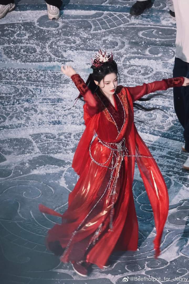 Slimming-Effect Hanfu Fashion:A Guide to Styling the Traditional Chinese Outfit for a Slimmer Look Slimming-Effect Hanfu Fashion:A Guide to Styling the Traditional Chinese Outfit for a Slimmer Look