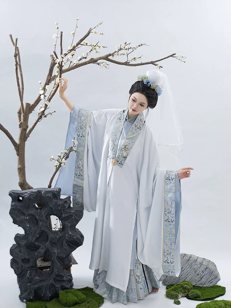 Affordable Ming-Style Hanfu:The New Trend of Traditional Chinese Fashion at白菜价