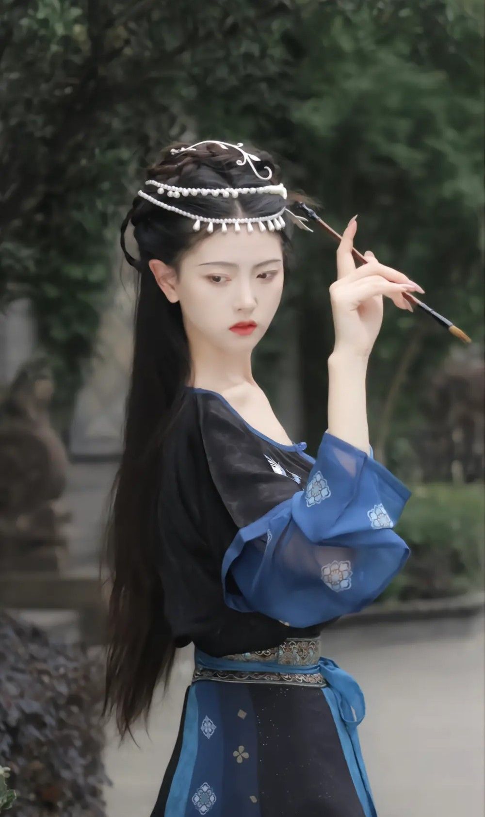 Traditional Costume for Girls:The Splendor of Chinese Hanfu Skirts