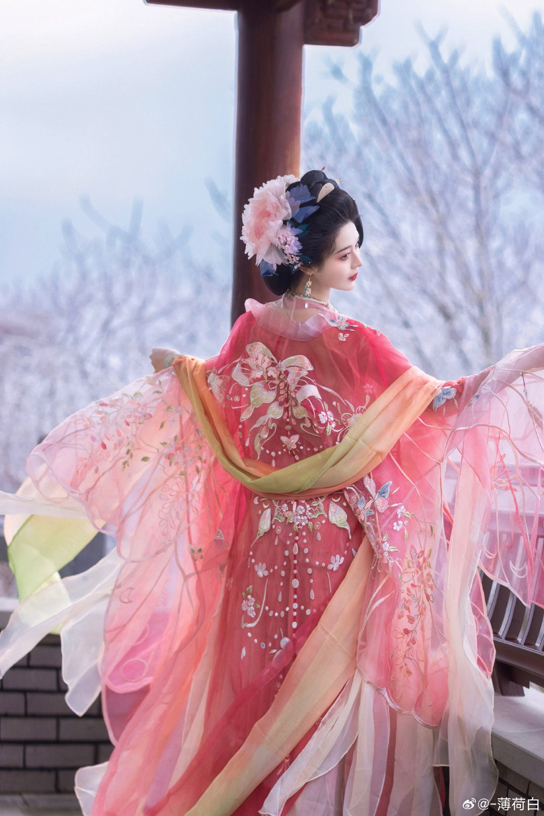Ancient Charm of Chinese Cheongsam:The Story of a Little Girls Qipao Journey Ancient Charm of Chinese Cheongsam:The Story of a Little Girls Qipao Journey