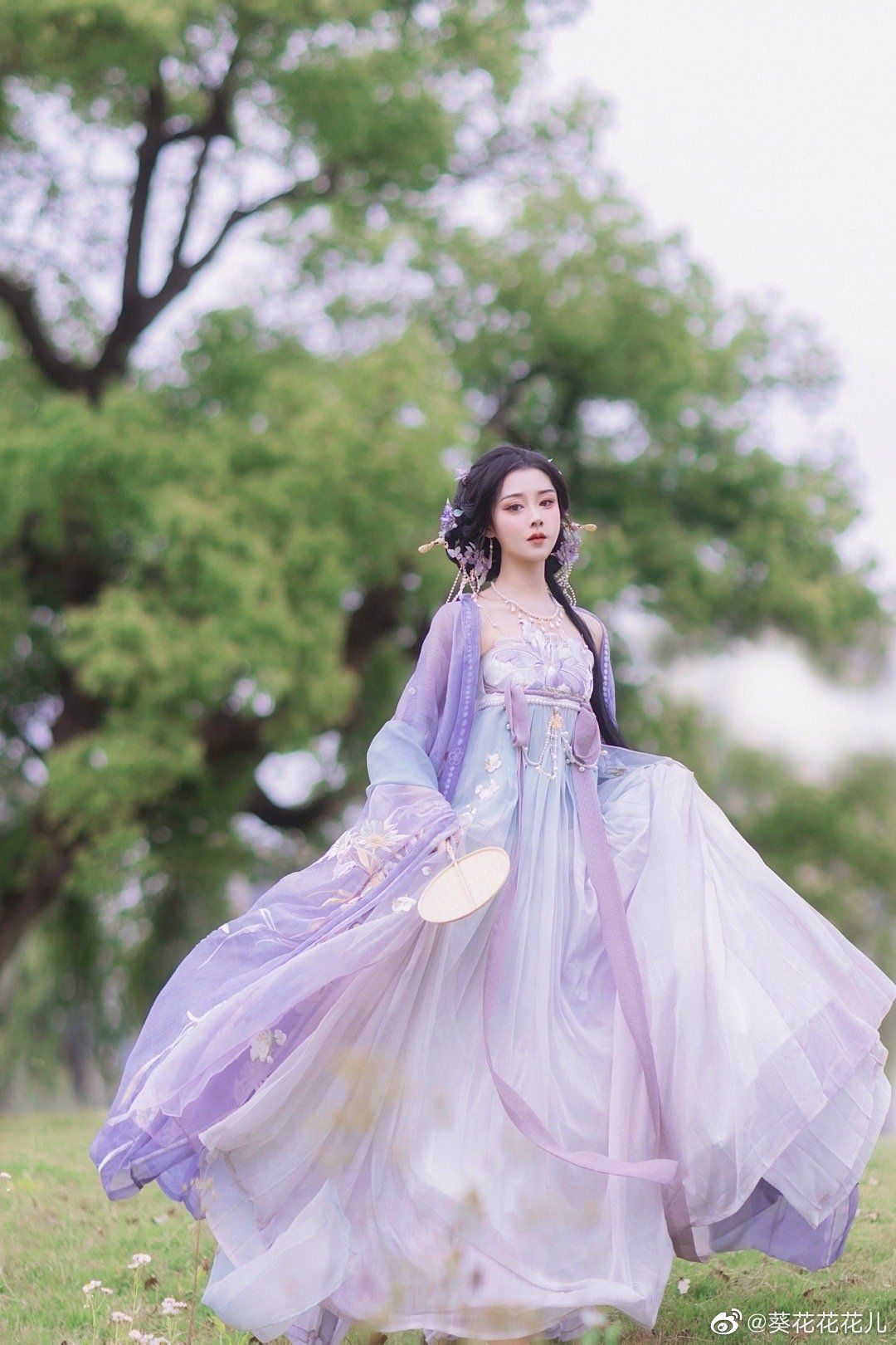 The Splendor of Cheongsam and its Vibrant Red Shawl