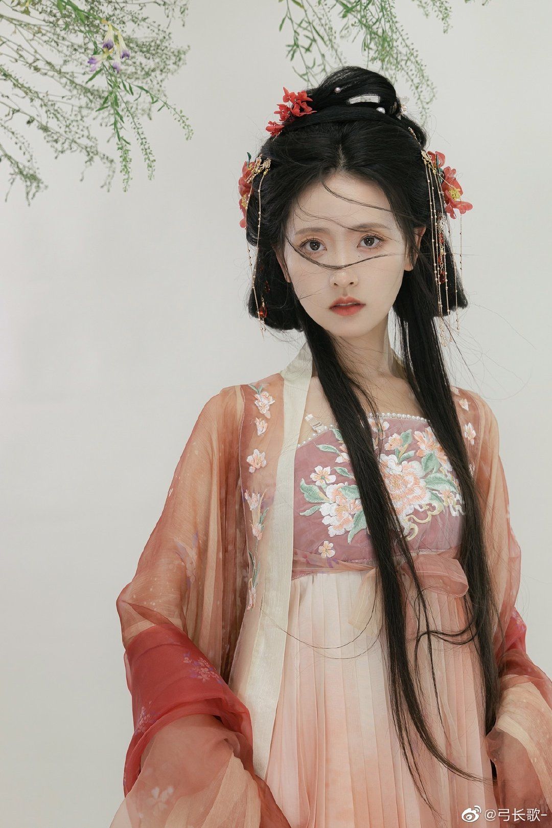 The Splendor of the 155 Mamenei Skirt:A Journey into Traditional Chinese Clothing The Splendor of the 155 Mamenei Skirt:A Journey into Traditional Chinese Clothing