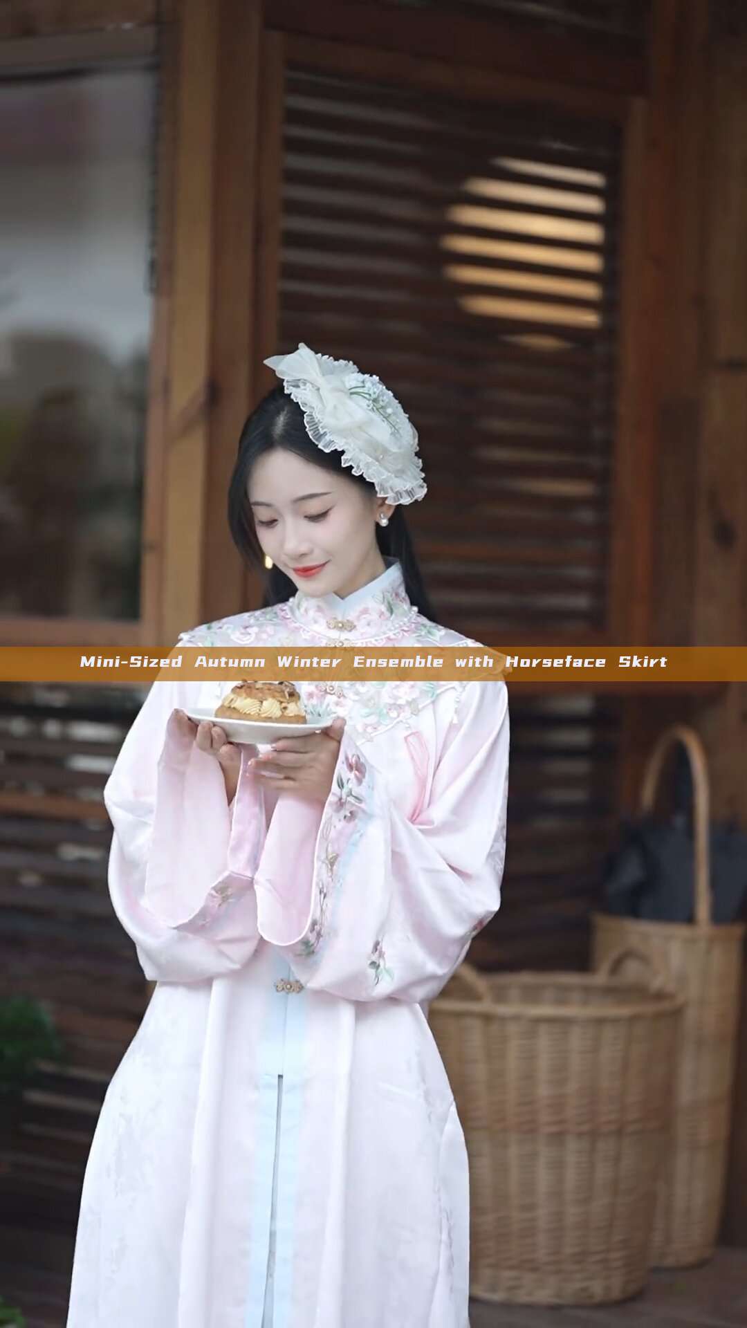 Mini-Sized Autumn Winter Ensemble with Horseface Skirt