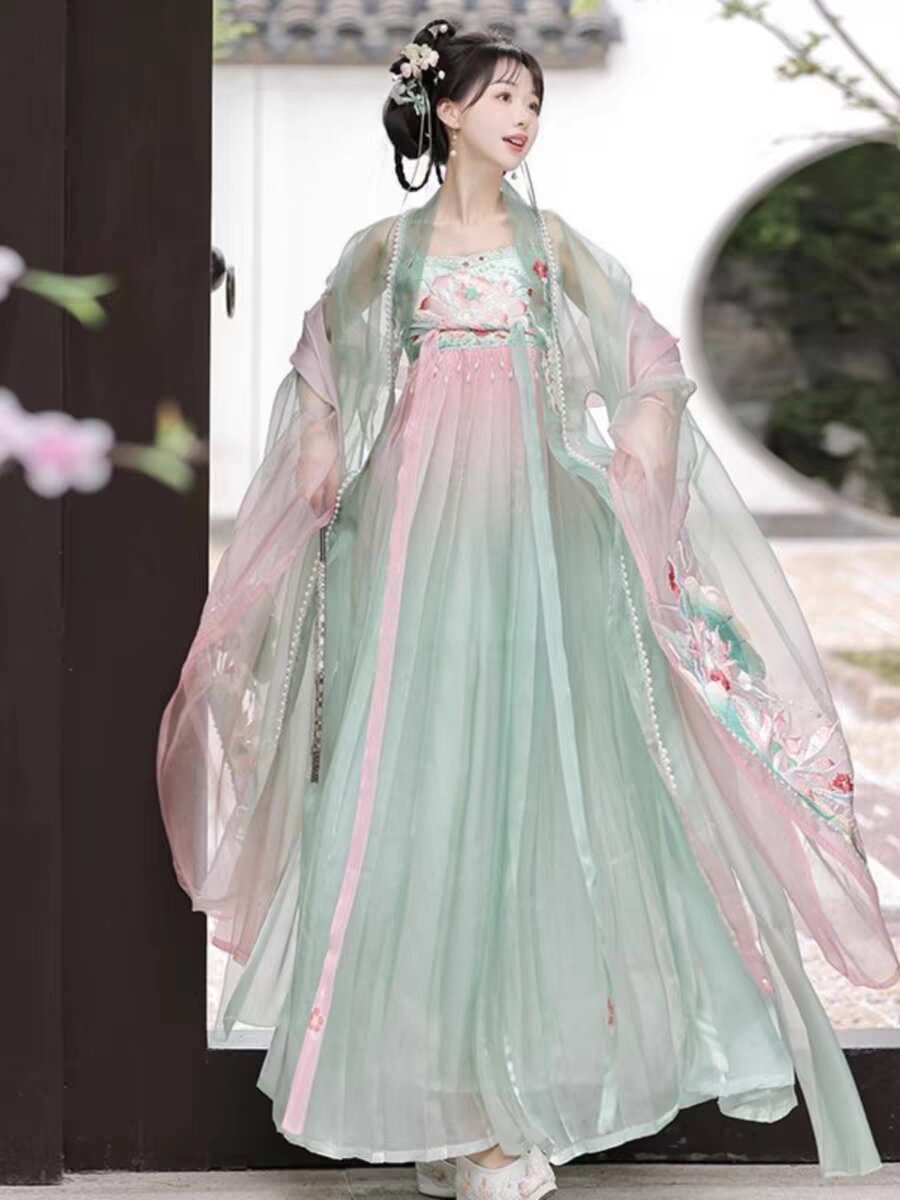 Winter Fashion for Little Girls in Traditional Hanfu Costumes