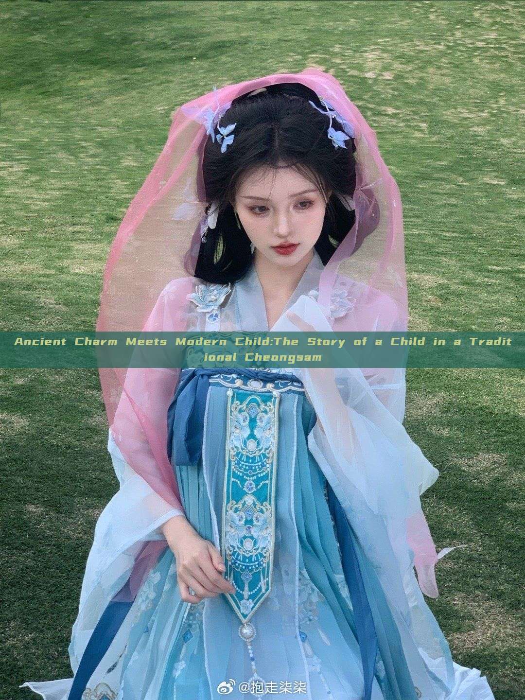 Ancient Charm Meets Modern Child:The Story of a Child in a Traditional Cheongsam