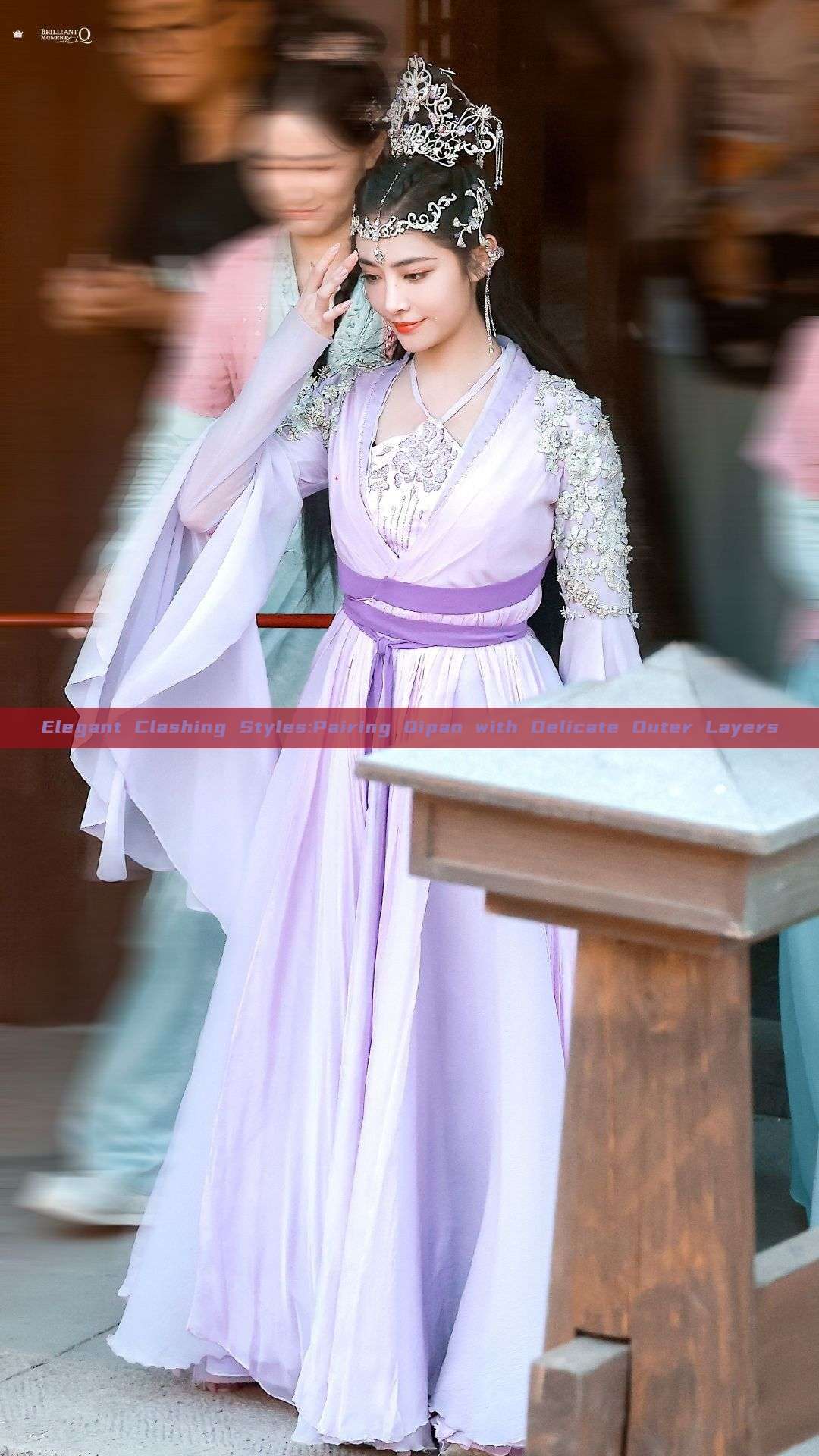 Elegant Clashing Styles:Pairing Qipao with Delicate Outer Layers