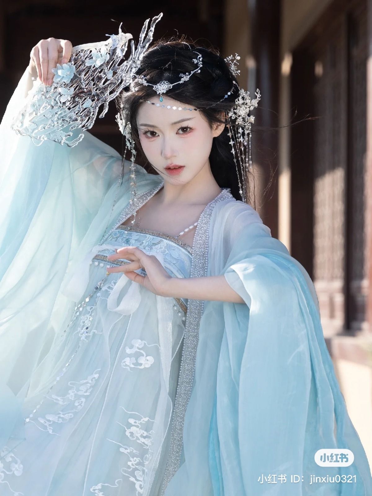 A 10-Year-Olds Journey into the World of Girls Long-Sleeve Hanfu Chinese Traditional Clothing) A 10-Year-Olds Journey into the World of Girls Long-Sleeve Hanfu Chinese Traditional Clothing)